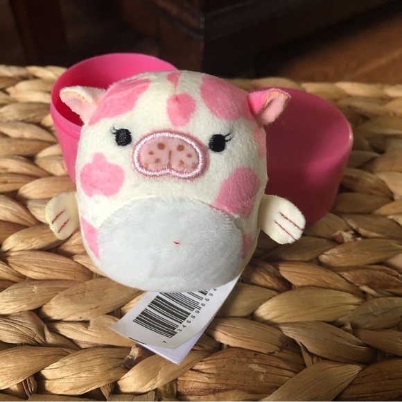 Squishmallows: Micromallows pink & white Seacow 2.5" - Picture 1 of 6